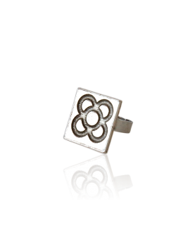 Barcelona Flower Ring